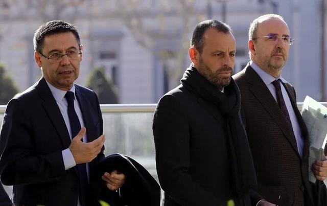 媒体埃菲社, 安娜, 国民警卫队 媒体埃菲社, 安娜, 国民警卫队