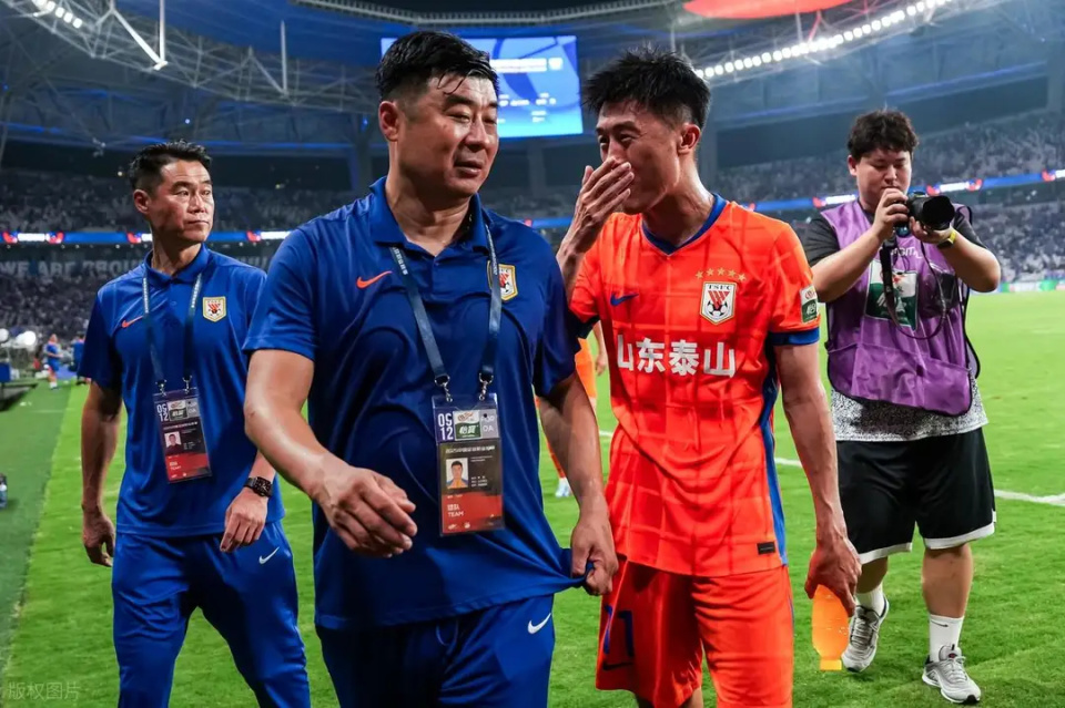 目中的地位, Hr 目中的地位, Hr